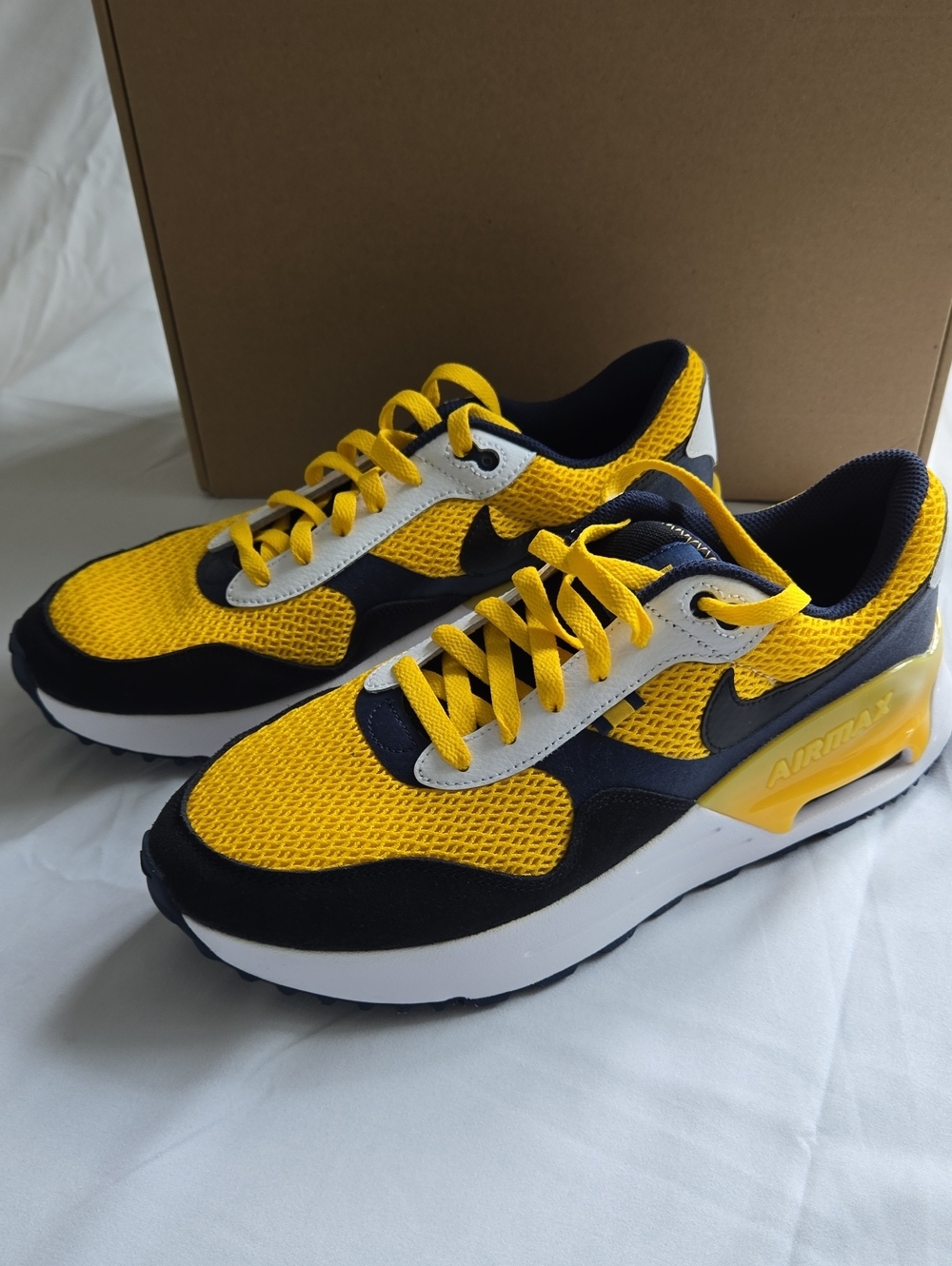Nike Men's University Of Michigan Yellow & Navy Air Max Mesh Athletic Sneakers